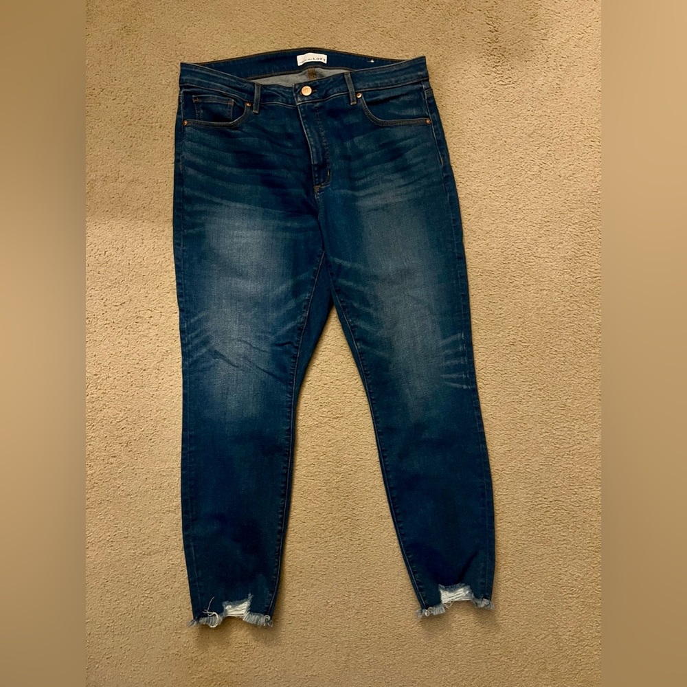 LOFT Curvy Skinny Jean, chewed hem, size 32 / 14